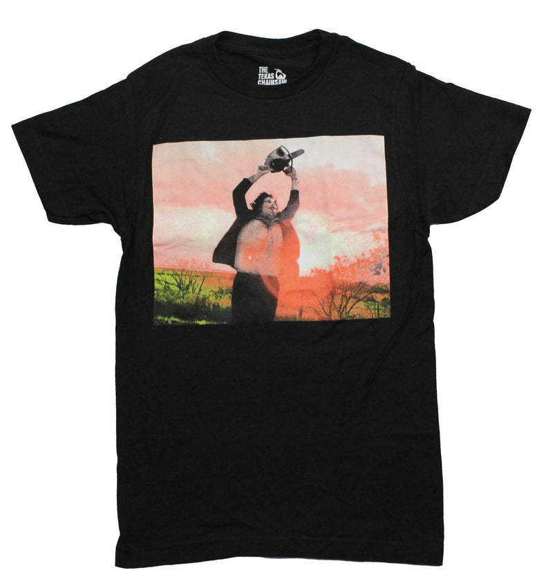 Texas Chainsaw Massacre Mens T-Shirt - Leatherface Holding up Chainsaw